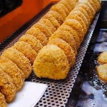 滿一千五就送雞塊兩包！日式炸飯糰(5入/袋)~加熱即可食用