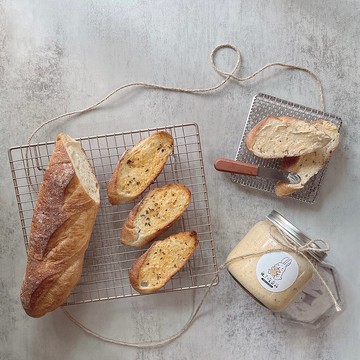 兔子吃奶酥-黃金香蒜抹醬