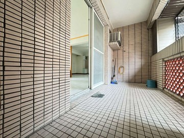 農16三房健身公寓｜高雄市鼓山區龍德路