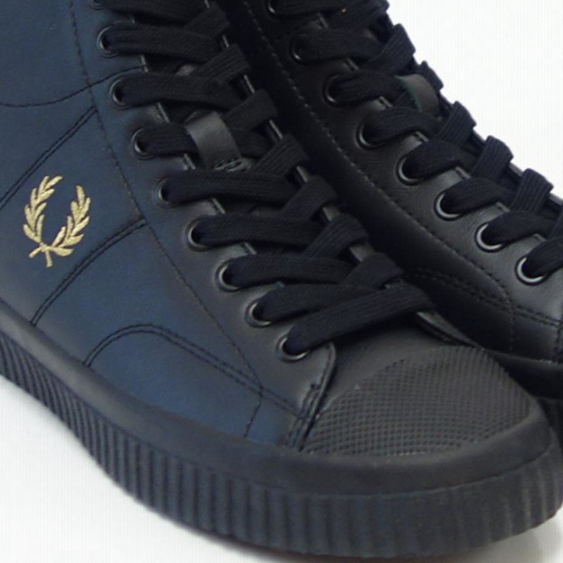 FRED PERRY フレッドペリー B4358 102（ユニセックス）HUGHES MID