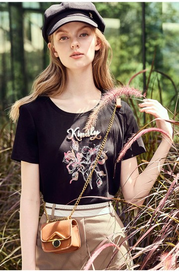 牙刷電繡印花短袖上衣