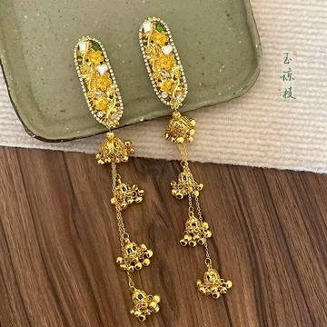 台灣現貨  甜美粉色花朵流水鴨嘴夾 Y38 易夢玲同款金色水鑽風鈴流蘇   鴨嘴夾  ♚Yu識美♚