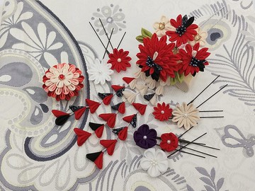 【優惠】趕得上成人式、畢業典禮 日本傳統工藝「つまみ細工」髮飾組 縮緬紅黑