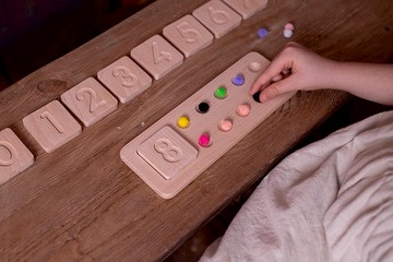 木製絨球數字和表格玩具