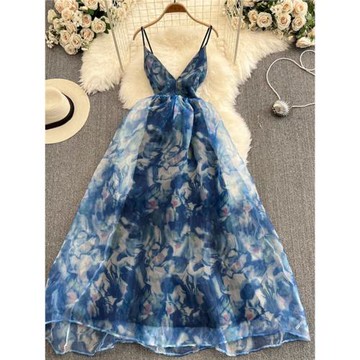 純欲藍色碎花吊帶連衣裙女夏季海邊度假氛圍感長裙性感露背沙灘裙