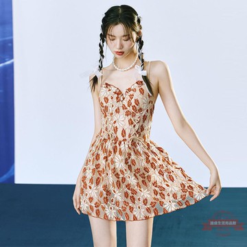 原宿風吊帶泳衣女ins碎花2022年新款 網紅遮肚顯瘦性感小胸溫泉服