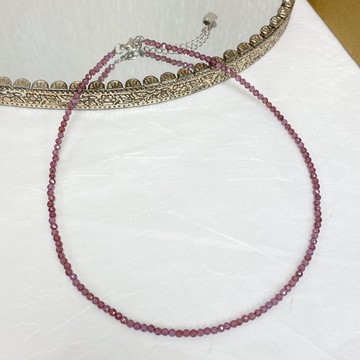 Edith & Jaz • 紫牙烏石榴石細頸鏈