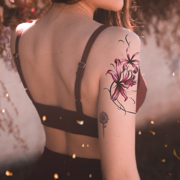 台灣現貨 英文 彼岸花👑大邱紋身👑【T05Z】 新 防水 紋身 刺青 貼紙 紋身貼 刺青貼 半甲 手臂 T05