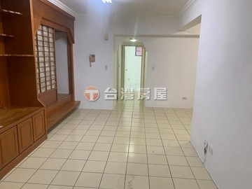 ️潭子精華地段️低總價大空間四房+車位｜台中市潭子區大新路