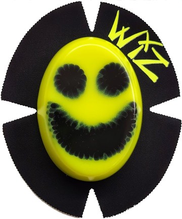 英國WIZ 手工彩繪 笑臉 黃黑 滑塊/卡普/磨膝/側掛/無鈦螺絲【訂購品非現貨/下單七至十四個工作天到貨】