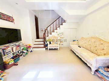 【法國小鎮】香頌區採光明亮庭院別墅｜新北市林口區興林路