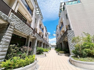 龍潭交流道旁屋齡新邊間百坪大別墅｜桃園市龍潭區成功路