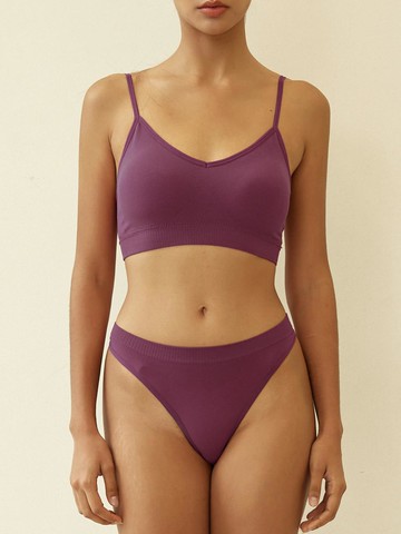 a ribbed line bra set