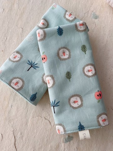 瞌睡小獅弟。純棉六層紗寶寶背帶用口水巾/可雙面用