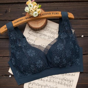 大碼薄款文胸無痕無鋼圈內衣大胸顯小無托聚攏透氣側收副乳胸罩女