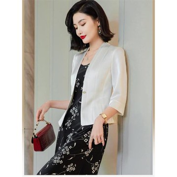 外套女春夏季修身緞面主持人外套