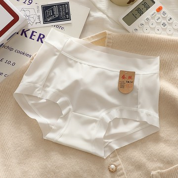 【Maggie+】純色冰絲中腰薄款透蠶絲透氣女用三角褲-白色