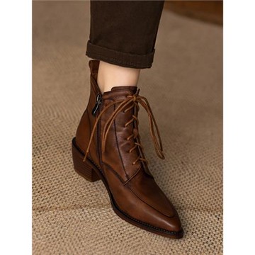 M先生 尖頭系帶馬丁靴女式粗跟靴子秋冬英倫風短筒真皮棕色短靴
