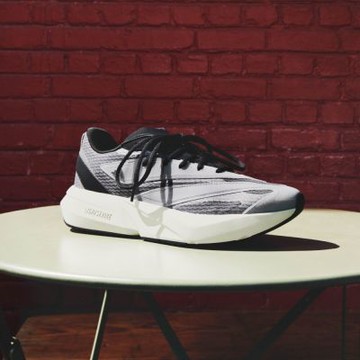 【adidas 愛迪達】 LIGHTBLAZE 運動休閒鞋 男鞋 JS0913