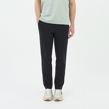 GIORDANO 男裝休閒長褲 Liquid Touch系列 - 09 標誌黑