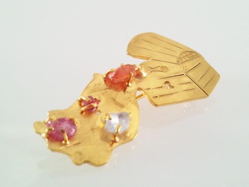 “寶箱”搭配天然尖晶石/天然藍寶石寶石