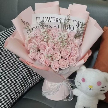 🌟臺灣出貨🌟玫瑰香皂花33朵玫瑰花束成品七夕情人節送閨蜜母親節 送女生生日禮物 假花 仿真花 永生花