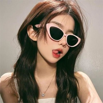 歐美甜酷辣妹貓眼小臉太陽鏡2023新款墨鏡造型復古百搭眼鏡