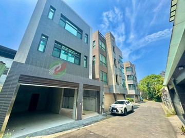 龍潭市區|獨棟全新電梯別墅|麥當勞後面｜桃園市龍潭區福龍路三段