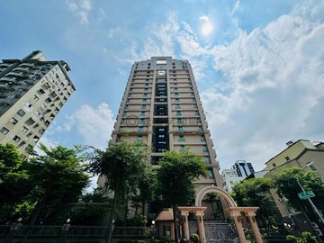 近捷運黃線衛武營~景觀無遮蔽高樓大四房雙平車｜高雄市鳳山區八德路二段