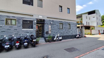 沅科博館大潤發超讚18間獨洗獨曬電梯 透套｜台中市北區民權路