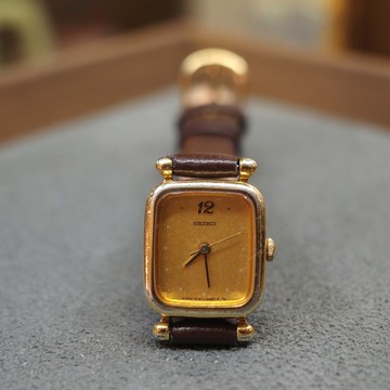 中古 Seiko 金色小方糖石英錶日本製