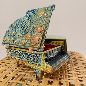 早期香港製鋼琴造型珠寶盒