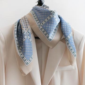 Vavisoo 小巧麗絲方巾  70 x 70 cm  米色