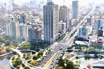 巴洛克建築風，賺錢如水，霸氣大店面+2平車｜高雄市三民區博愛一路