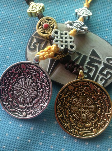 尼泊爾九宮八卦牌佛牌腰牌精美飾品法器直徑4厘米十二生肖吊墜