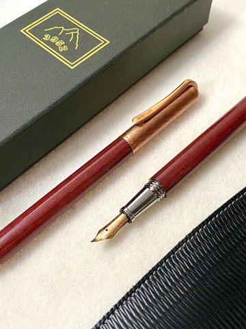 3952老山羊-噍吧哖 紫羅蘭木 高清高亮版 玫瑰金書法鋼尖鋼筆