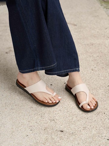 流線設計夾腳拖鞋