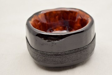 手雕茶碗 綿線纏繞黑漆白漆溜塗