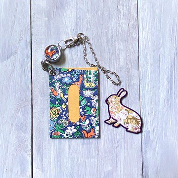 附伸縮鑰匙扣的簡約票卡夾 Liberty 印花 弗格斯 (森林動物)