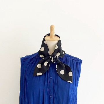 夏季圍巾也可用作頭巾 波點圖案的使用方法 帶有可容納兩個冰袋的口袋 圓點圖案頸部冷卻器 髮帶麻材料