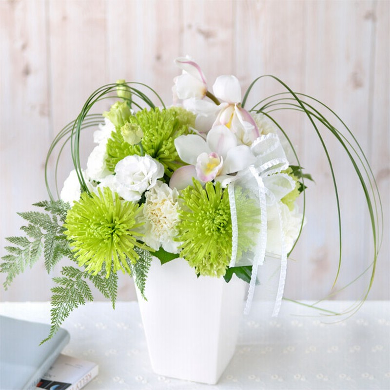 Hibiya Kadan 日比谷花壇 生花 供花アレンジ フィオーレ 通販 Lineポイント最大2 0 Get Lineショッピング