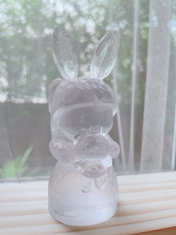 Crystal Clear Bunny Pao | 藝術玩具