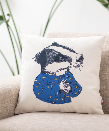 Jimbobart 亞麻布抱枕套 藍衣手繪獾