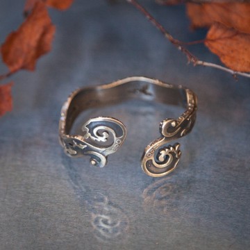 魚造型金屬手鐲。海洋風格硬質手環。魚群手工飾品。