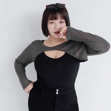 真兩件親膚坑條撞色上衣 MUA! 中大尺碼上衣