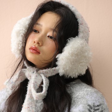 【梨花HaNA】冬日耳語．彩點泰迪毛絨連帽領圍 (耳罩+圍巾)