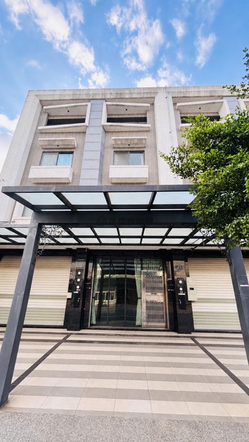 苑裡麥當勞商圈旁文苑學區正20米路黃金店面｜苗栗縣苑裡鎮南房