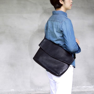 TEHA' AMANA｜日系簡約 真皮斜背包