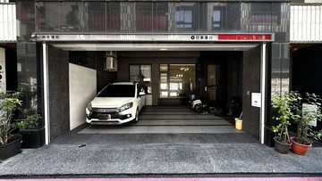 屏東崇蘭國小孝親雙車庫別墅｜屏東縣屏東市廣東路