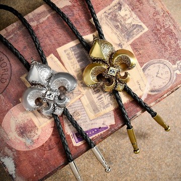 紳士狂潮鳶尾花 保羅領帶 Bolo Tie 皮革項鍊 皮繩領帶 長項鍊